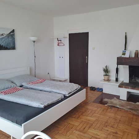 Apartman S Krbem 奥洛穆茨 外观 照片