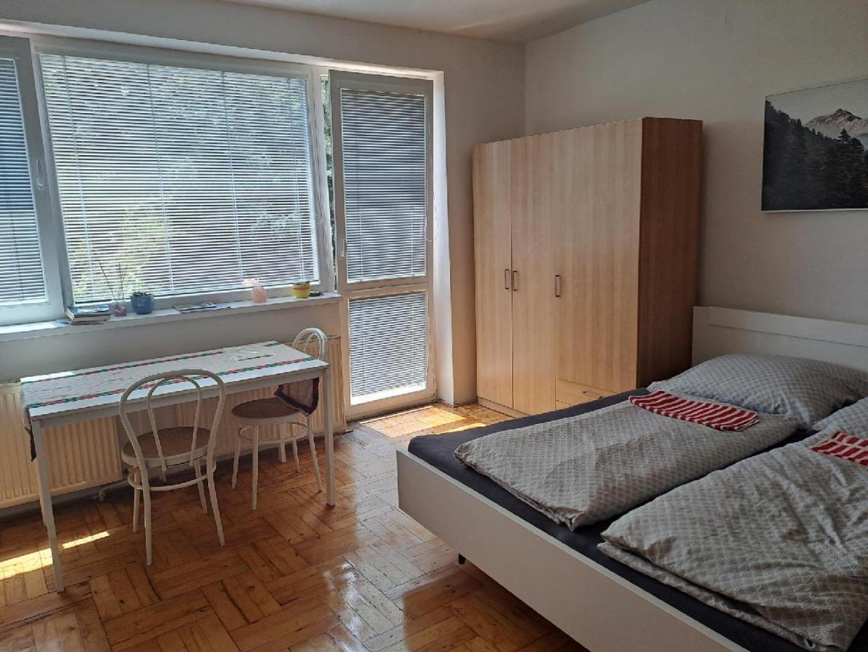 Apartman S Krbem 奥洛穆茨 外观 照片